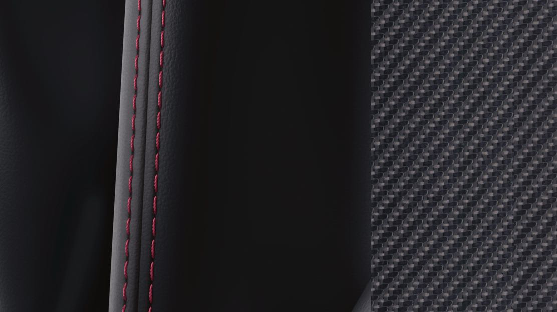 Cuir semi-aniline graphite avec coutures rouges et garnitures en fibres de carbone véritables mat